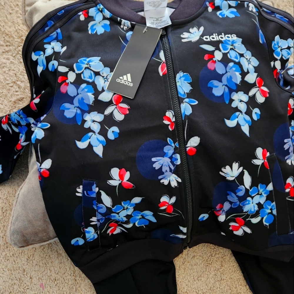 Girls size10/12 Adidas tracksuit